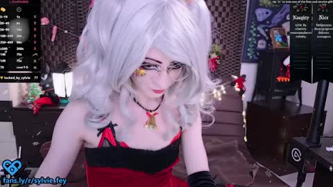 Snapshot of sylvie_fey chatting on December 19, 2024, 12:45 am Sylvie online show from December 19, 2024, 12:45 am