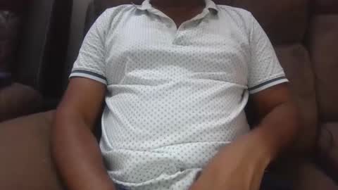 symond_jns online show from May 19, 2026, 9:48 am