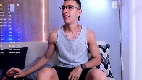 Snapshot of symonprince chatting on November 24, 2025, 12:27 pm 420 Forever online show from November 24, 2025, 12:27 pm