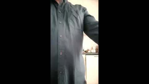 black sofa online show from March 3, 2026, 11:16 am