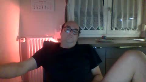 Snapshot of t0815 chatting on November 3, 2025, 7:26 pm t0815 online show from November 3, 2025, 7:26 pm