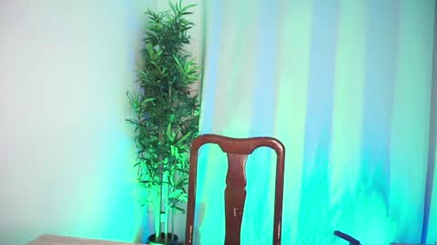 t0ny_wylie online show from June 18, 2026, 11:47 am