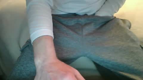 Snapshot of t8xxx3 chatting on March 9, 2025, 1:26 pm t8xxx3 online show from March 9, 2025, 1:26 pm