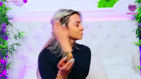 Arianna online show from October 7, 2025, 2:47 pm