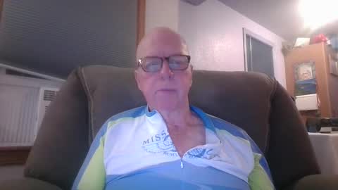 tacrunner66_ online show from September 27, 2025, 5:12 am