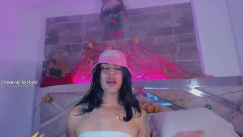 Snapshot of tahhlia_rouge chatting on November 25, 2025, 6:08 pm Tahhlia Rouge online show from November 25, 2025, 6:08 pm