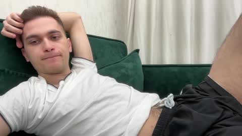 Snapshot of tai_fun chatting on April 23, 2026, 5:52 am Alex online show from April 23, 2026, 5:52 am