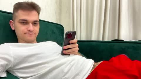Snapshot of tai_fun chatting on May 22, 2026, 6:02 pm Alex online show from May 22, 2026, 6:02 pm