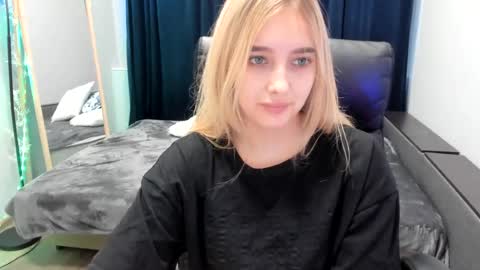 Taisia online show from July 23, 2026, 8:01 am