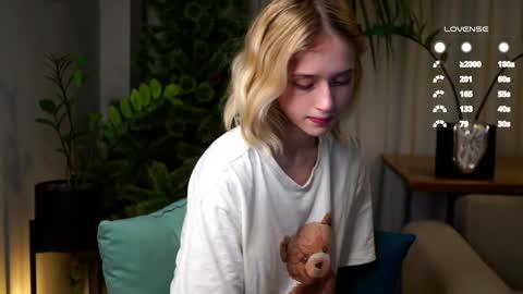 Mia online show from February 1, 2025, 12:16 pm