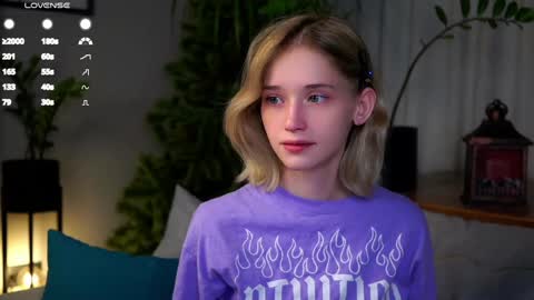 Mia online show from February 4, 2025, 1:13 am