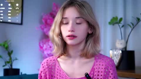 Mia online show from March 8, 2025, 1:28 am