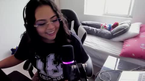 Snapshot of takaragr chatting on November 24, 2025, 5:12 pm kalagr online show from November 24, 2025, 5:12 pm