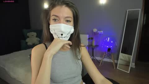 Snapshot of take_me_to_moon chatting on September 11, 2025, 1:49 am Sasha online show from September 11, 2025, 1:49 am