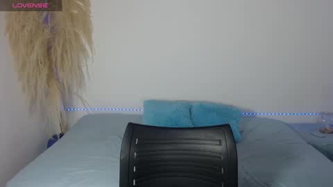 T A L I A online show from October 16, 2025, 1:23 pm