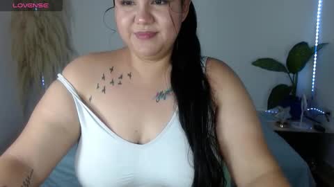 T A L I A online show from November 6, 2025, 7:04 pm