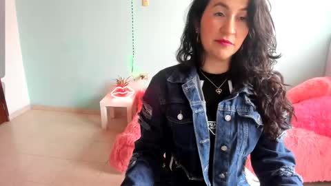 Talia  mia online show from June 5, 2026, 2:45 pm