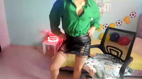 Talia  mia online show from June 18, 2026, 12:42 pm