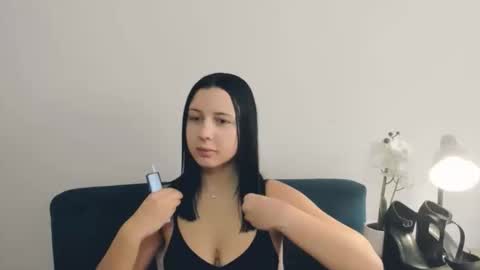 taliasensitive online show from March 18, 2026, 8:50 am