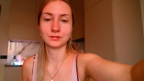  Kira  online show from December 16, 2025, 6:18 am