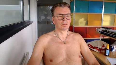 Tall daddy online show from July 20, 2026, 6:06 am