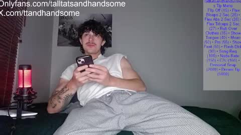 Snapshot of talltatsandhandsome2 chatting on April 4, 2026, 2:43 am talltatsandhandsome2 online show from April 4, 2026, 2:43 am