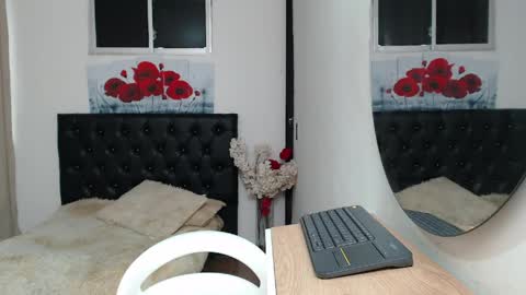 Snapshot of tamar4_f00x chatting on May 7, 2026, 12:54 pm Hi im sara online show from May 7, 2026, 12:54 pm