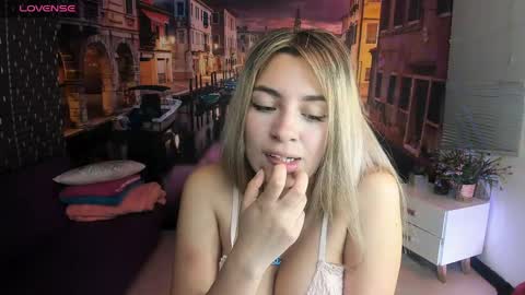 Snapshot of tamara_velezz chatting on April 24, 2026, 9:50 pm Tamara online show from April 24, 2026, 9:50 pm