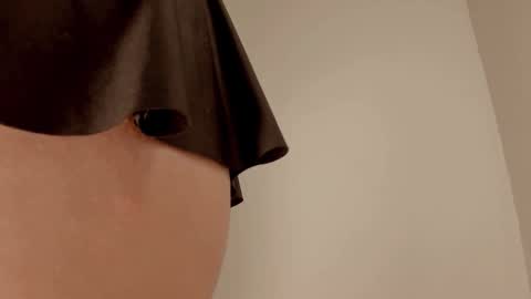 Snapshot of tamarathompsonn chatting on December 5, 2025, 4:54 am Tamara. online show from December 5, 2025, 4:54 am