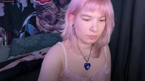 Snapshot of tammymartinea chatting on December 19, 2025, 7:10 pm Lola online show from December 19, 2025, 7:10 pm