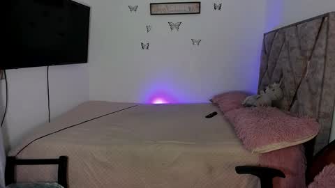 Tania online show from November 26, 2025, 12:17 pm