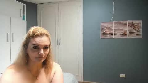 taniabonnet  online show from April 11, 2026, 2:54 pm