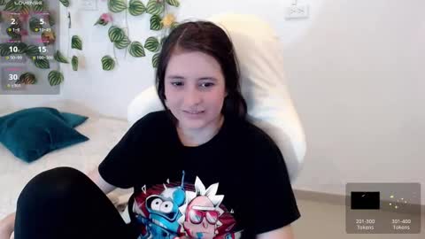 Tania  online show from March 18, 2026, 6:11 pm