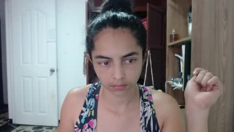 Snapshot of tantricroots chatting on June 10, 2026, 5:01 pm Angeline Follow online show from June 10, 2026, 5:01 pm