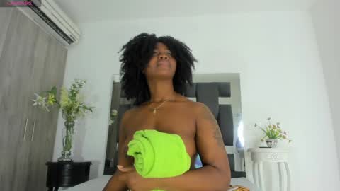 Snapshot of tanyyaa chatting on January 22, 2025, 4:12 pm Tanya online show from January 22, 2025, 4:12 pm