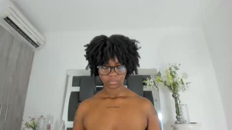 Snapshot of tanyyaa chatting on February 22, 2025, 3:58 pm Tanya online show from February 22, 2025, 3:58 pm