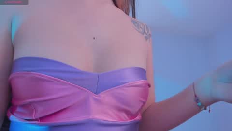 Snapshot of taralawrence chatting on January 21, 2025, 4:10 am Tara Lawrence online show from January 21, 2025, 4:10 am