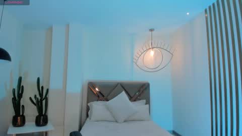 Snapshot of taralawrence chatting on February 23, 2025, 5:29 pm Tara Lawrence online show from February 23, 2025, 5:29 pm