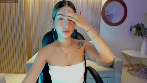 Snapshot of taralawrence chatting on February 26, 2025, 3:10 am Tara Lawrence online show from February 26, 2025, 3:10 am