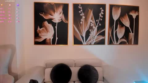 Snapshot of taralawrence chatting on October 5, 2025, 2:21 am Tara Lawrence online show from October 5, 2025, 2:21 am