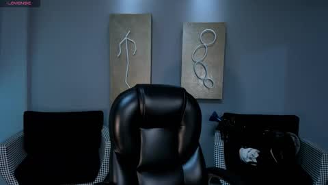 Snapshot of taralawrence chatting on November 1, 2025, 3:08 am Tara Lawrence online show from November 1, 2025, 3:08 am