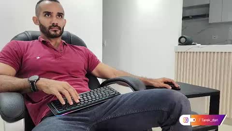 Snapshot of tarek_dan chatting on February 25, 2025, 11:08 am Tarek online show from February 25, 2025, 11:08 am