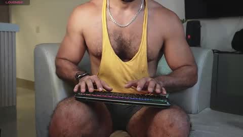 Snapshot of tarek_dan chatting on November 3, 2025, 3:24 pm Tarek online show from November 3, 2025, 3:24 pm