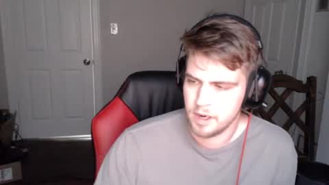 Snapshot of tarus333 chatting on December 14, 2024, 7:46 pm tarus333 online show from December 14, 2024, 7:46 pm