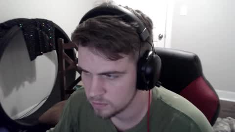 Snapshot of tarus333 chatting on December 18, 2024, 2:21 am tarus333 online show from December 18, 2024, 2:21 am