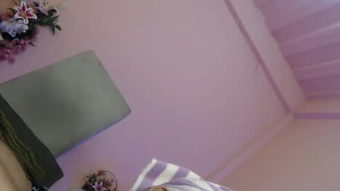 tasty_vannesa1982 online show from July 24, 2026, 9:13 pm