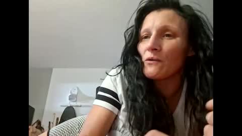 tastypeach6989 online show from May 15, 2026, 10:17 pm