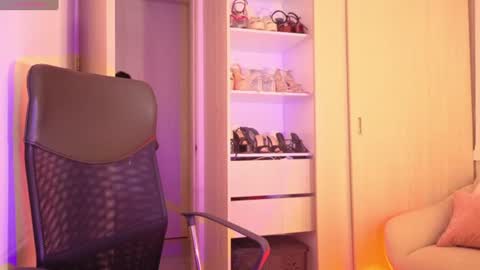 tatiana1004 online show from July 10, 2026, 5:12 am