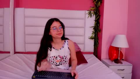 tatiana_arboleda online show from March 21, 2026, 8:19 am