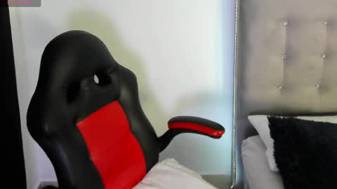 tatianasquirthot online show from May 1, 2026, 7:18 pm